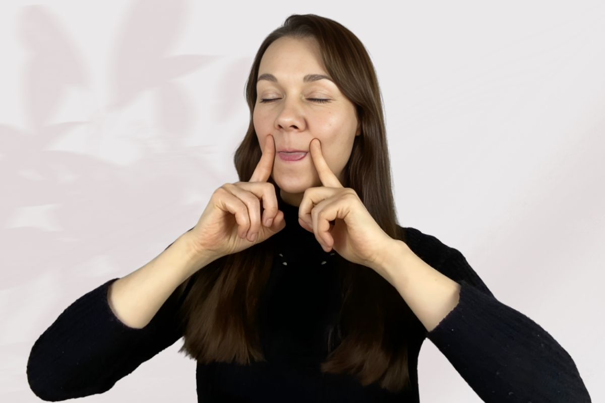 gesichtsyoga Übung für vollere Lippen